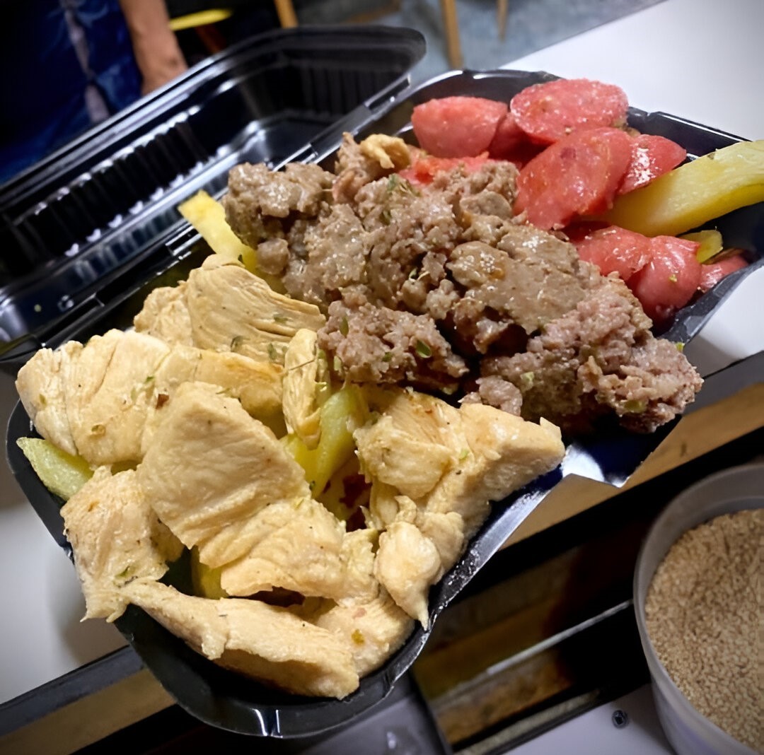 La Salchipapa Mixta