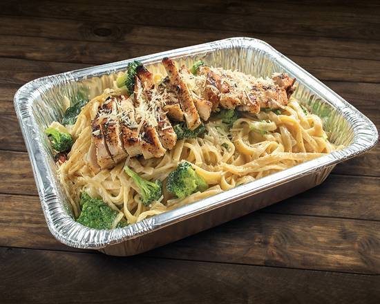 1 Kilo de Chicken & Broccoli Alfredo Pasta
