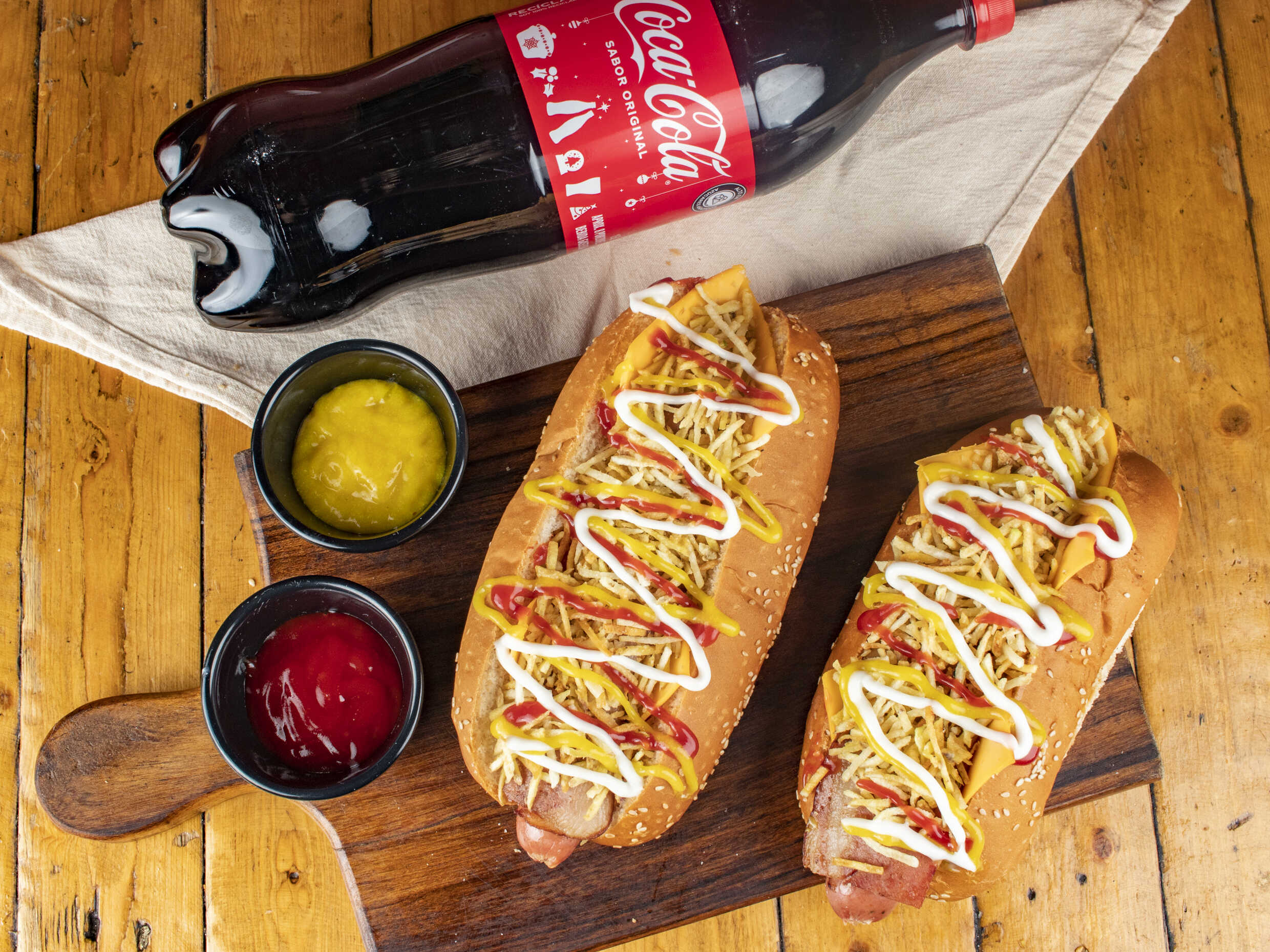2 Perros Calientes + 2 Bebidas 250ml