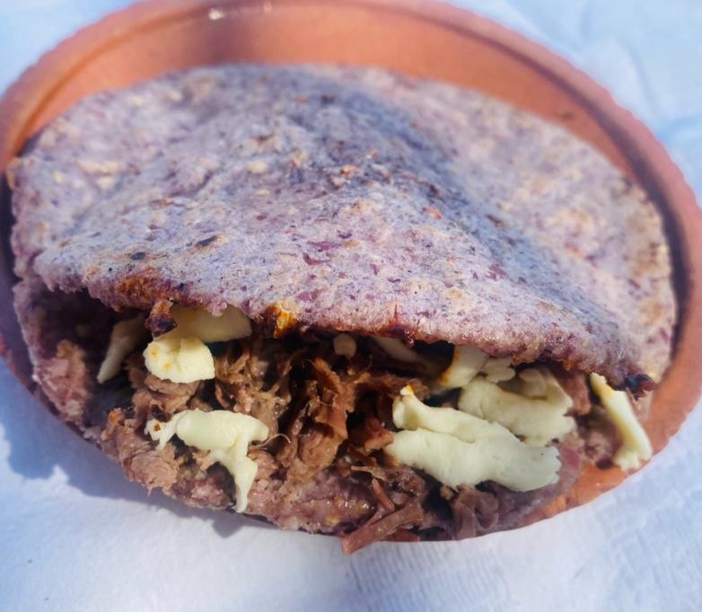 Gordita de Chile Pasilla con Barbacoa