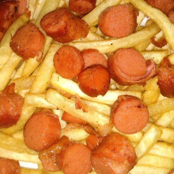 Salchipapas*