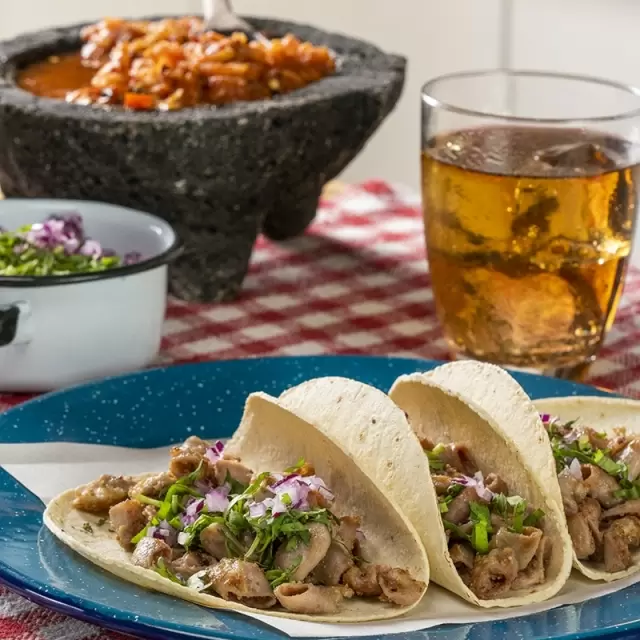 Taco de Tripa con Tortilla de Harina