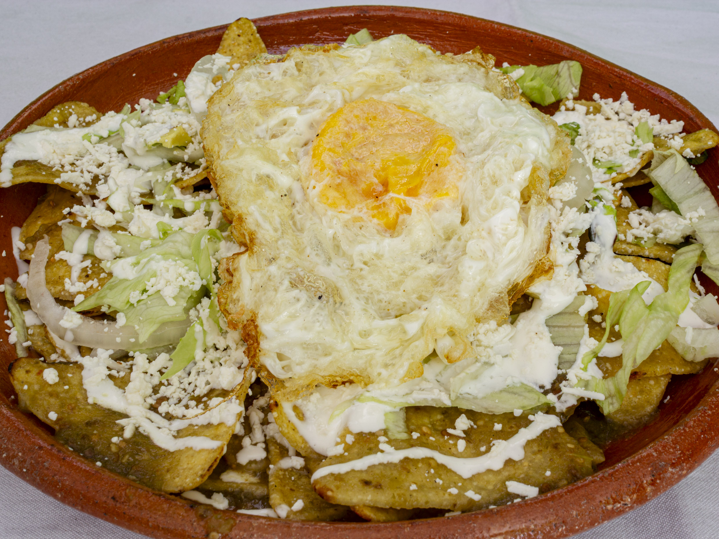 CHILAQUILES VERDES CON HUEVO ESTRELLADO