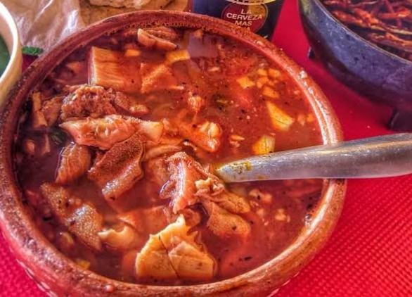 Orden Grande De Mondongo En Rojo