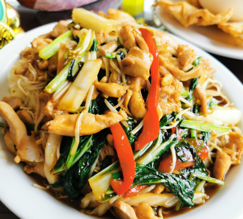 Tallarín Saltado de Pollo