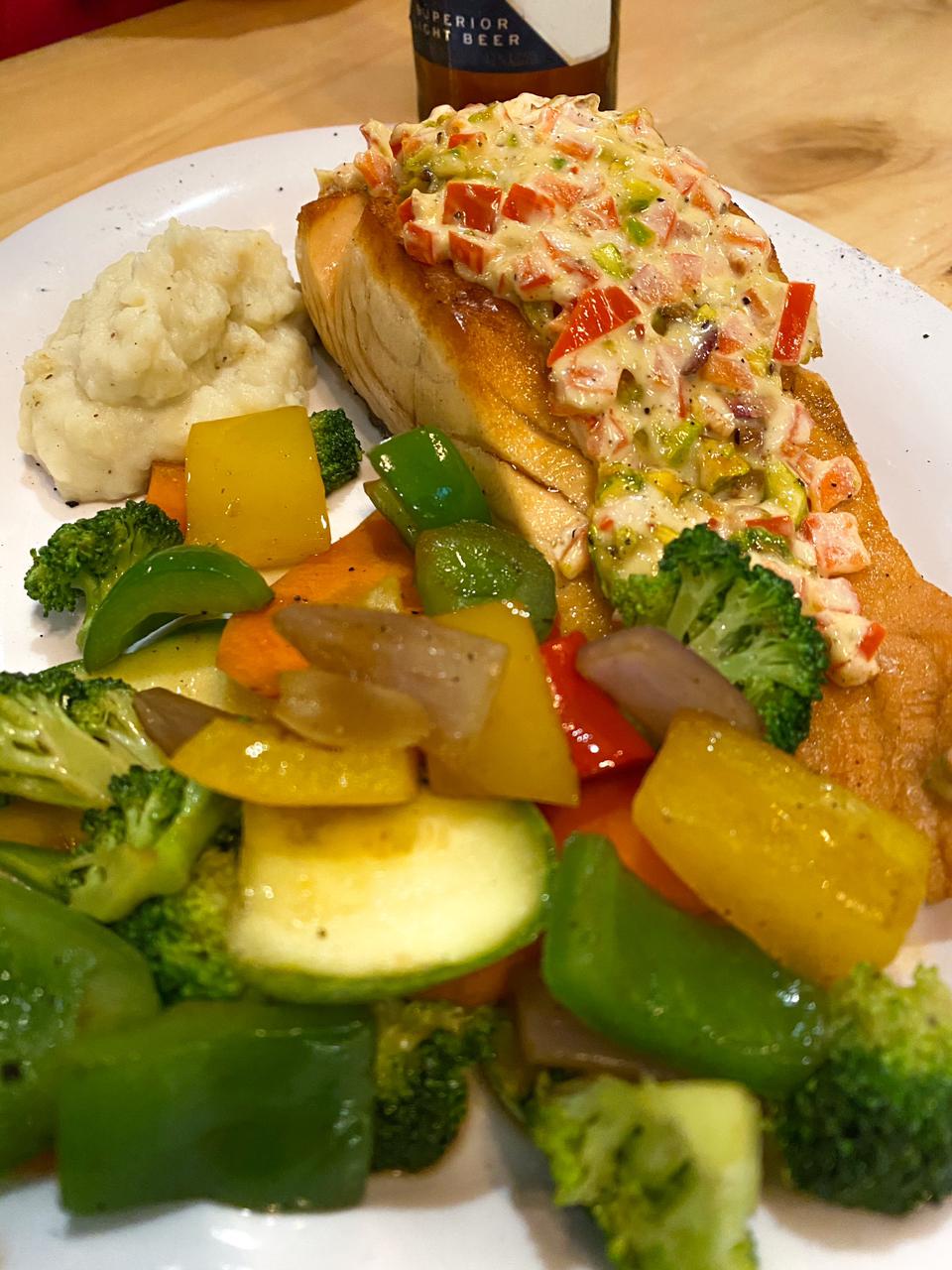 Salmon Especial La "U"