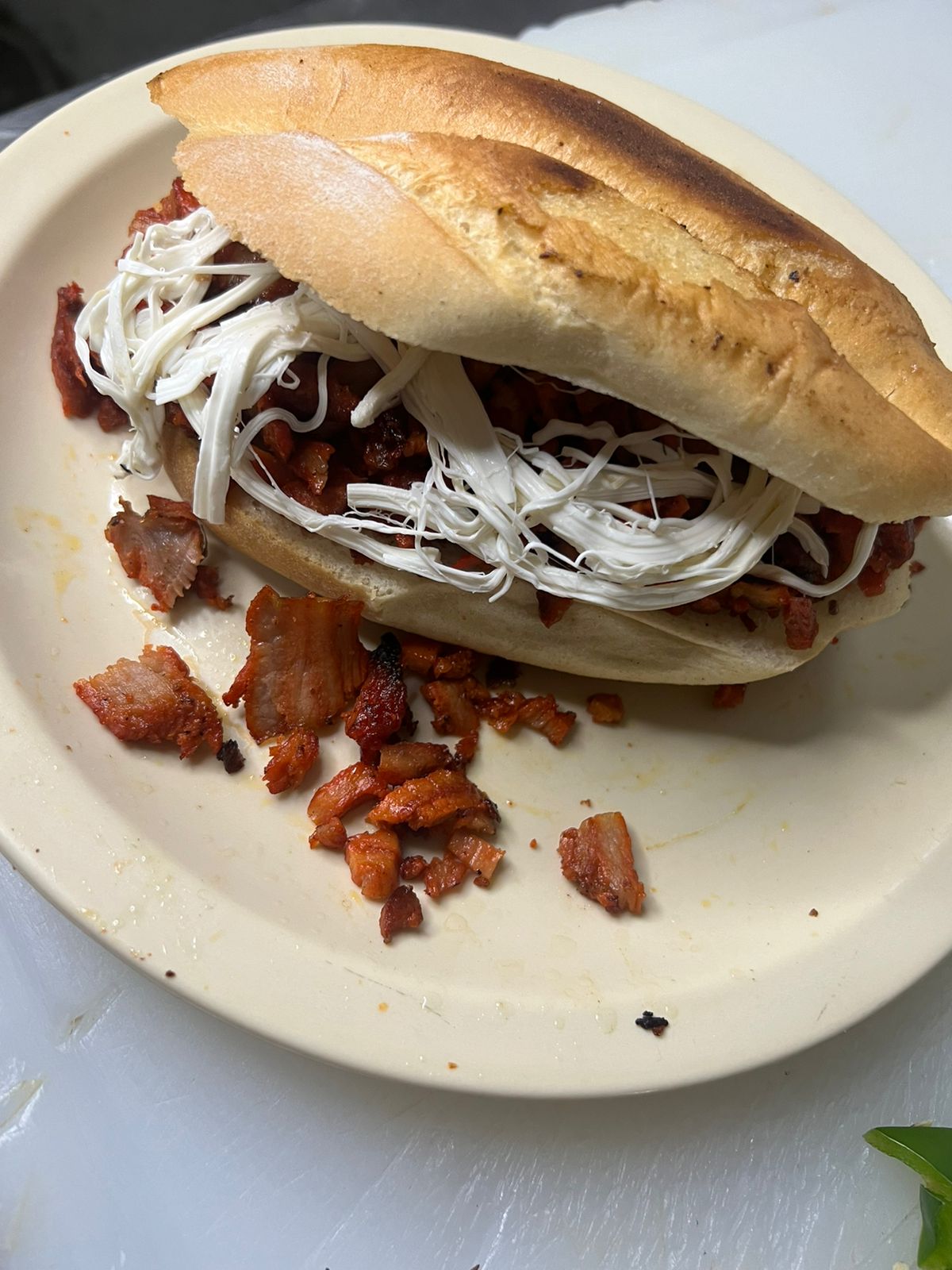 3 tortas de pastor con queso
