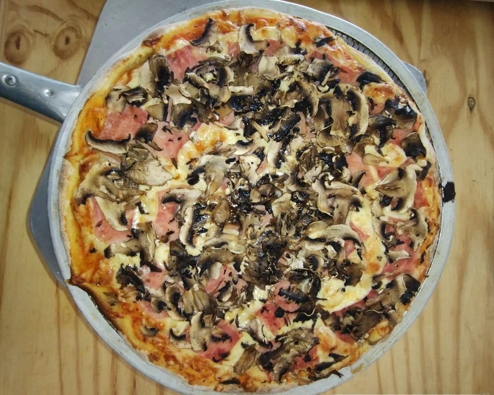 Pizza Prosciutto E Funghi