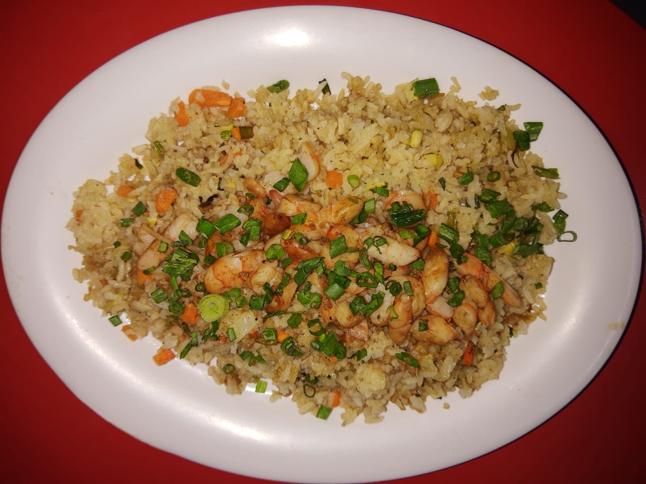 Arroz frito con camarón