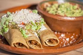 Tacos Dorados de Pechuga de Pollo