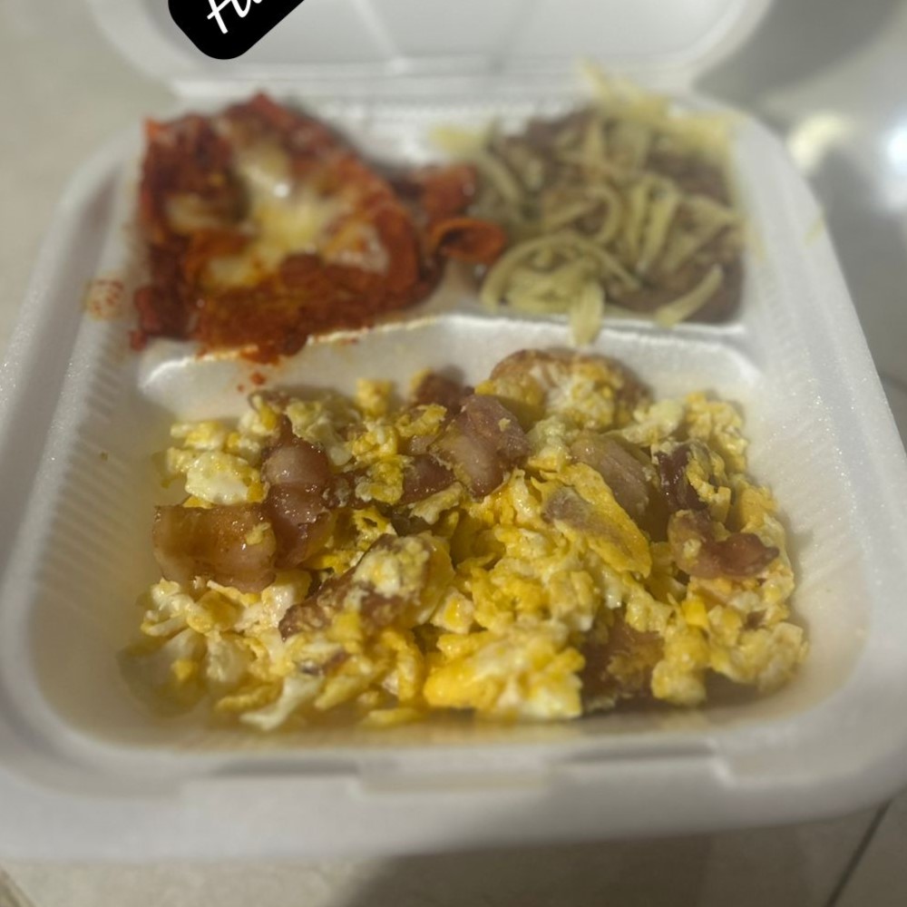 Huevos Revueltos con Tocino