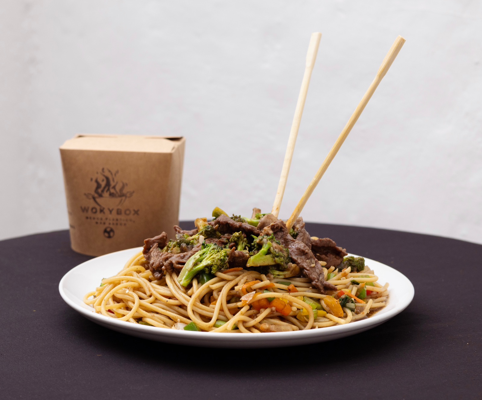Chow Mein y Res con brocoli (Grande)