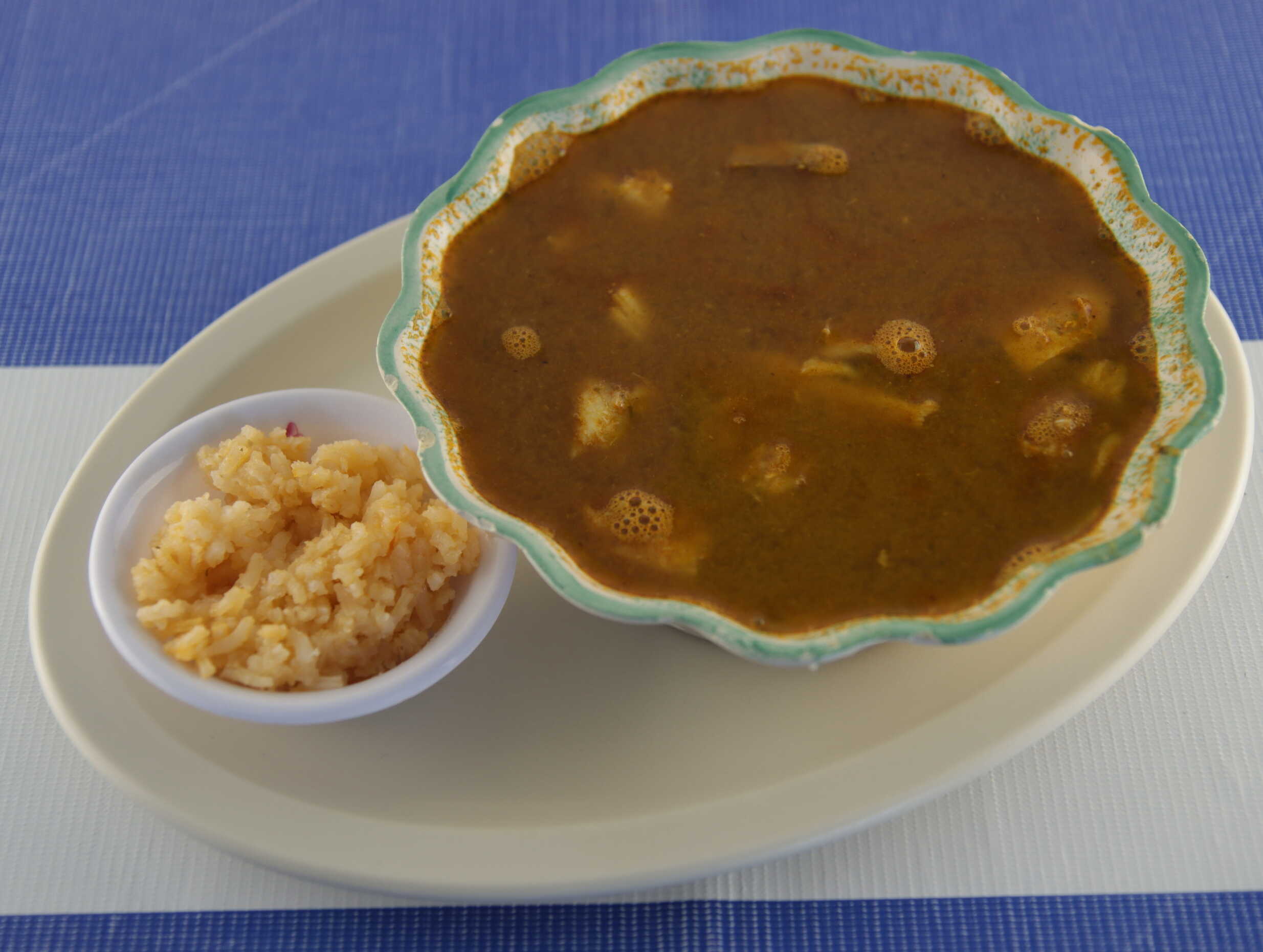 Sopa de Mariscos Grande + Empanada de Salpicon