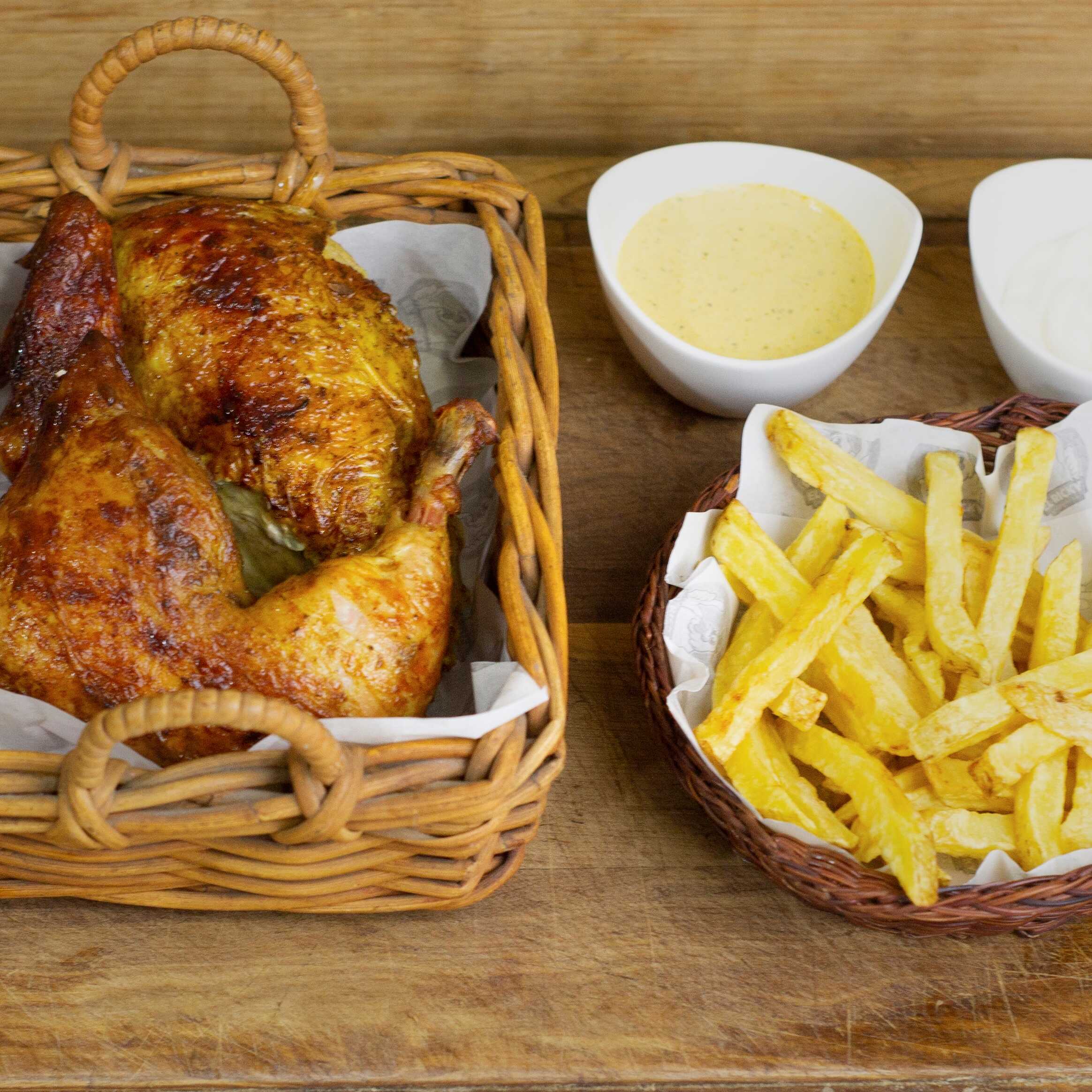 1 Pollo con Papas Fritas + 1 Lt de Chicha Morad