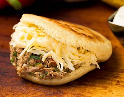 Combo Arepa Mixta+ Gaseosa  400 Ml
