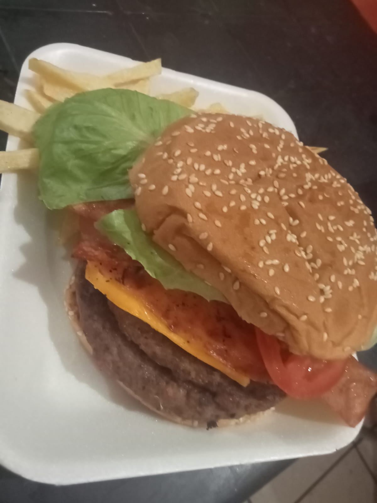 1 HAMBURGUESA DOBLE CARNE + 1 REFRESCO