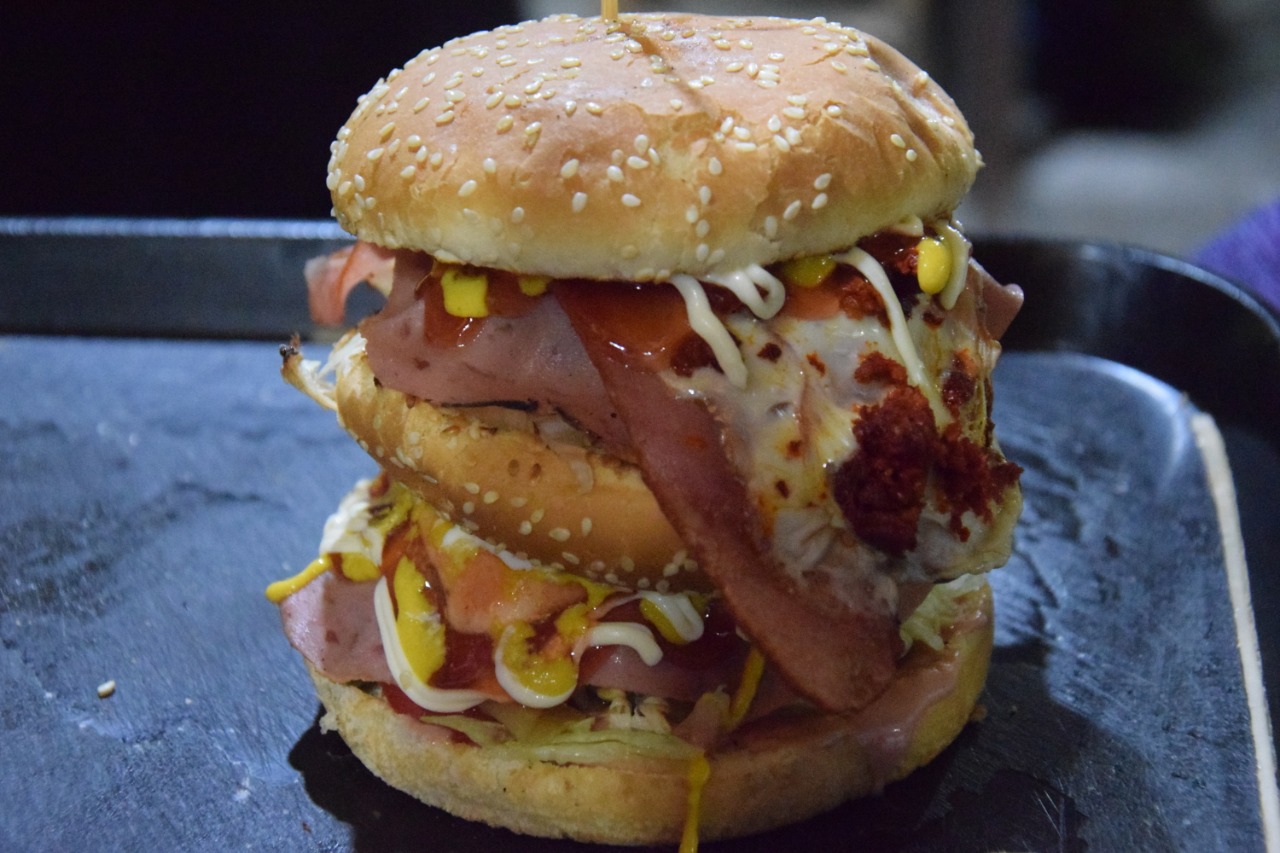 HAMBURGUESA VOLCAN