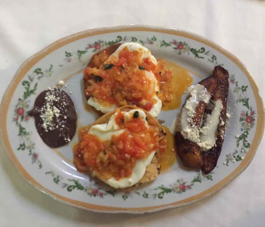 Huevos Motuleños