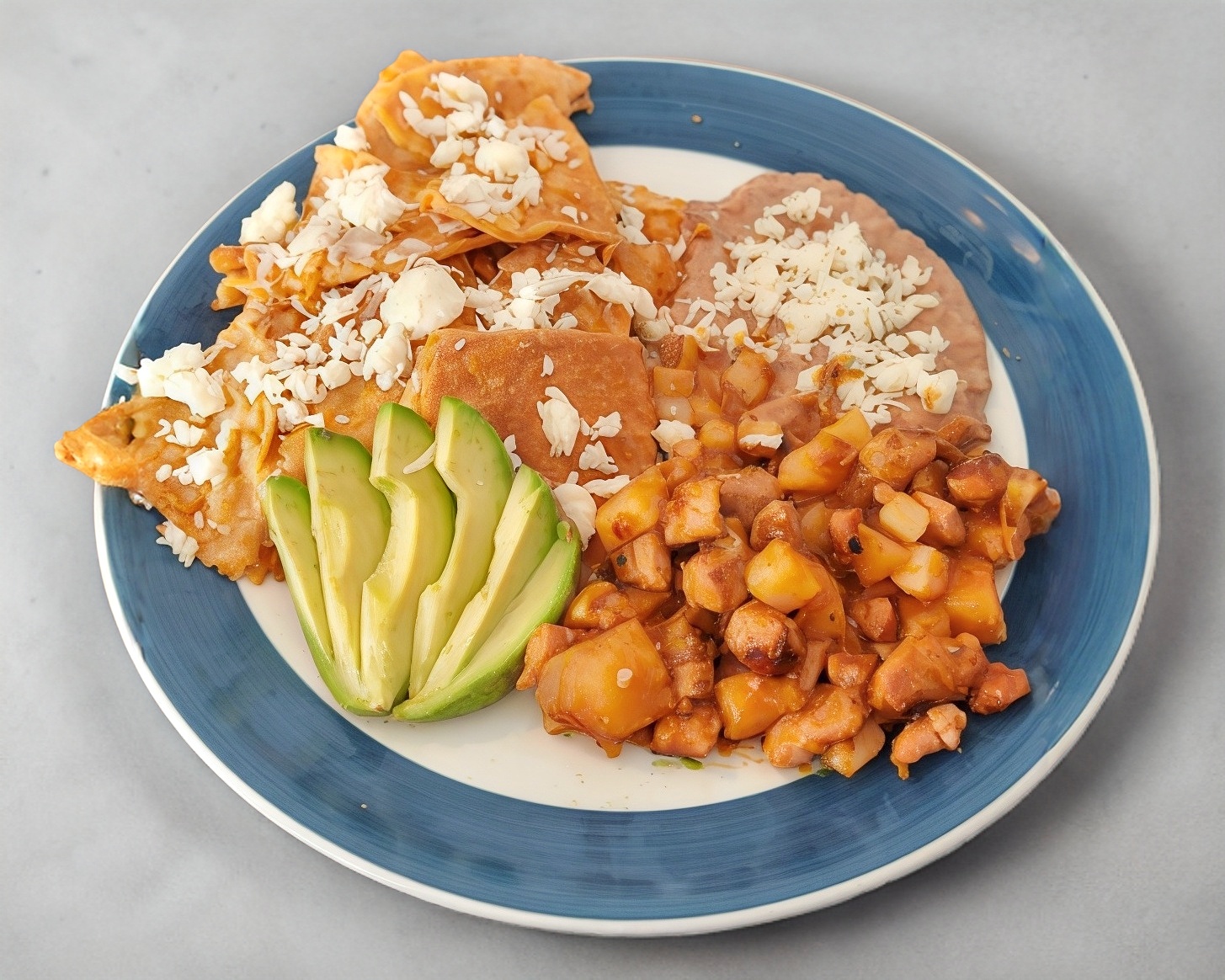 Chilakiris Con Guisado Verde