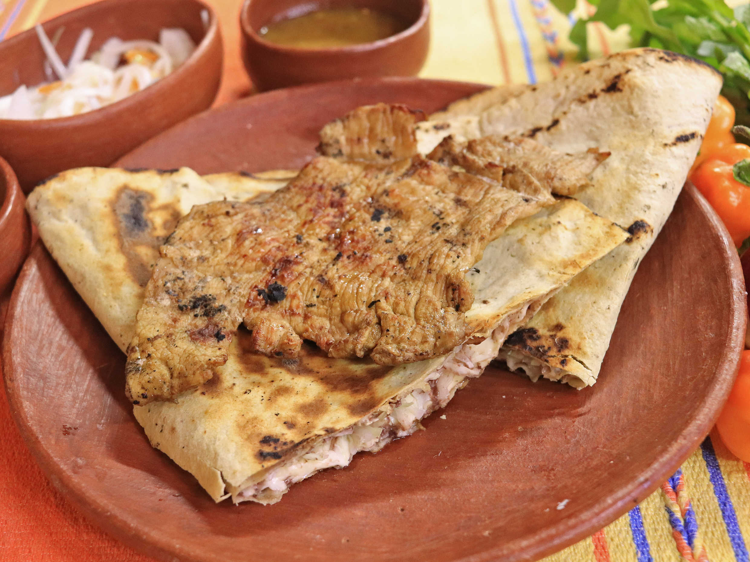 Tlayuda de Falda Marinada