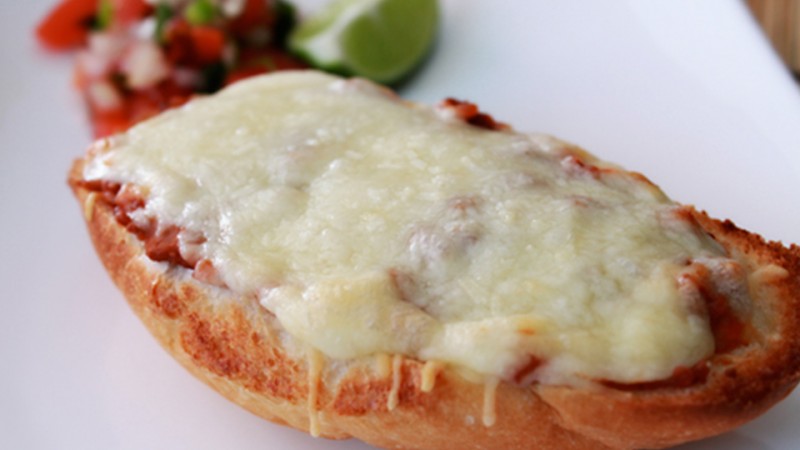 Molletes Salados