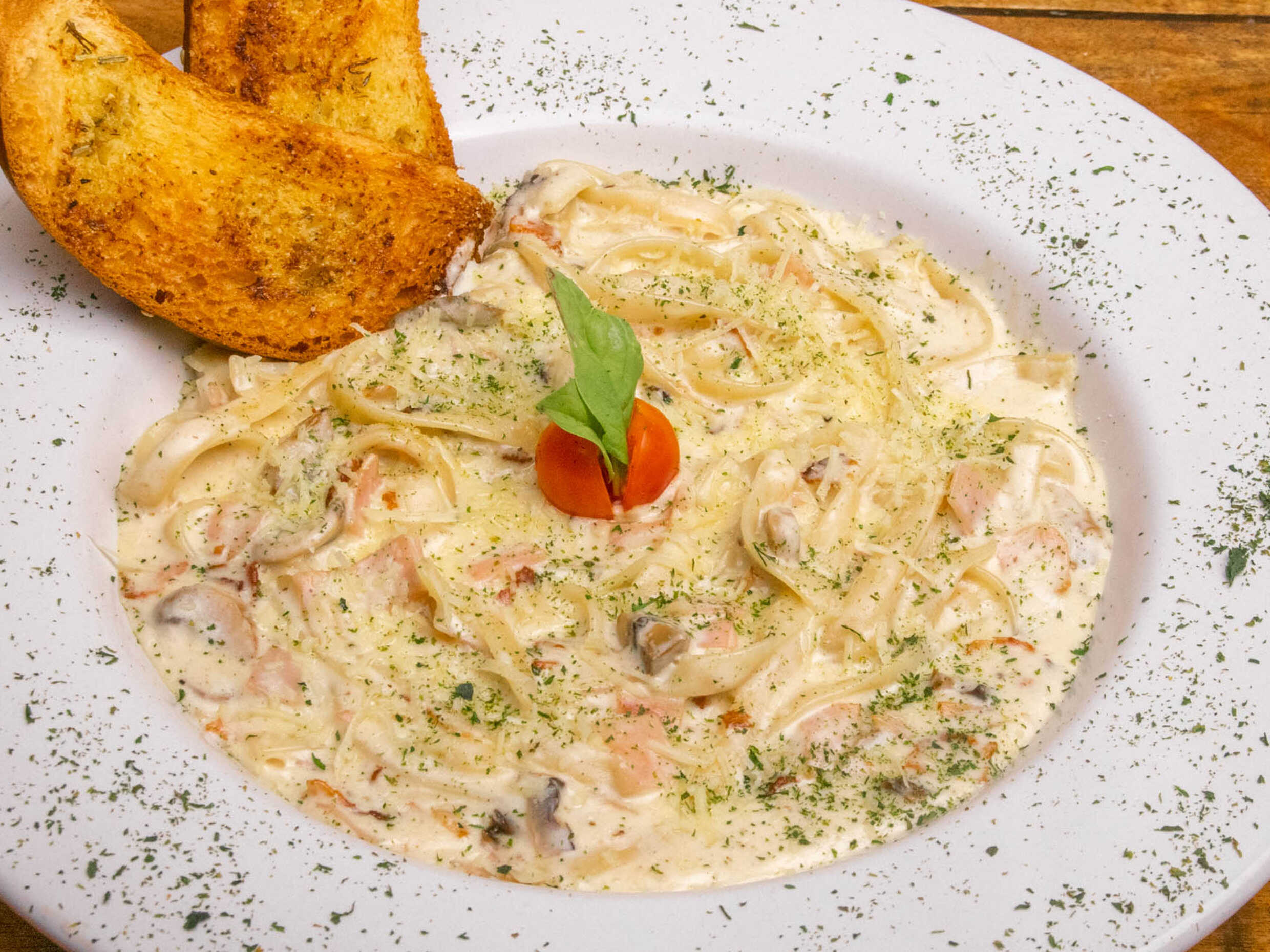 Fettuccine Alfredo