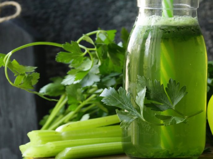 Agua de Apio con Pererjil