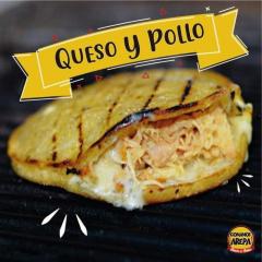 Arepa con Pollo