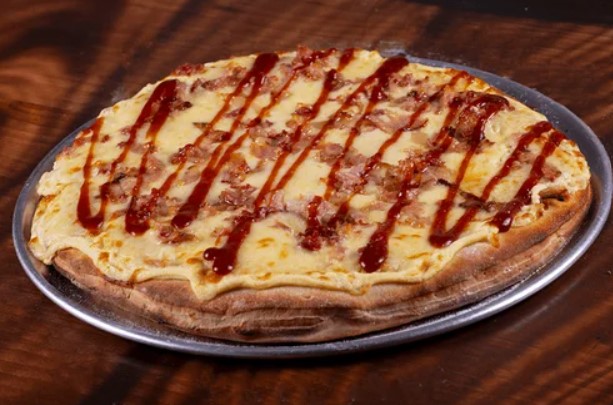 Pizza Estofada Pollo Saylor y Tocineta Grande