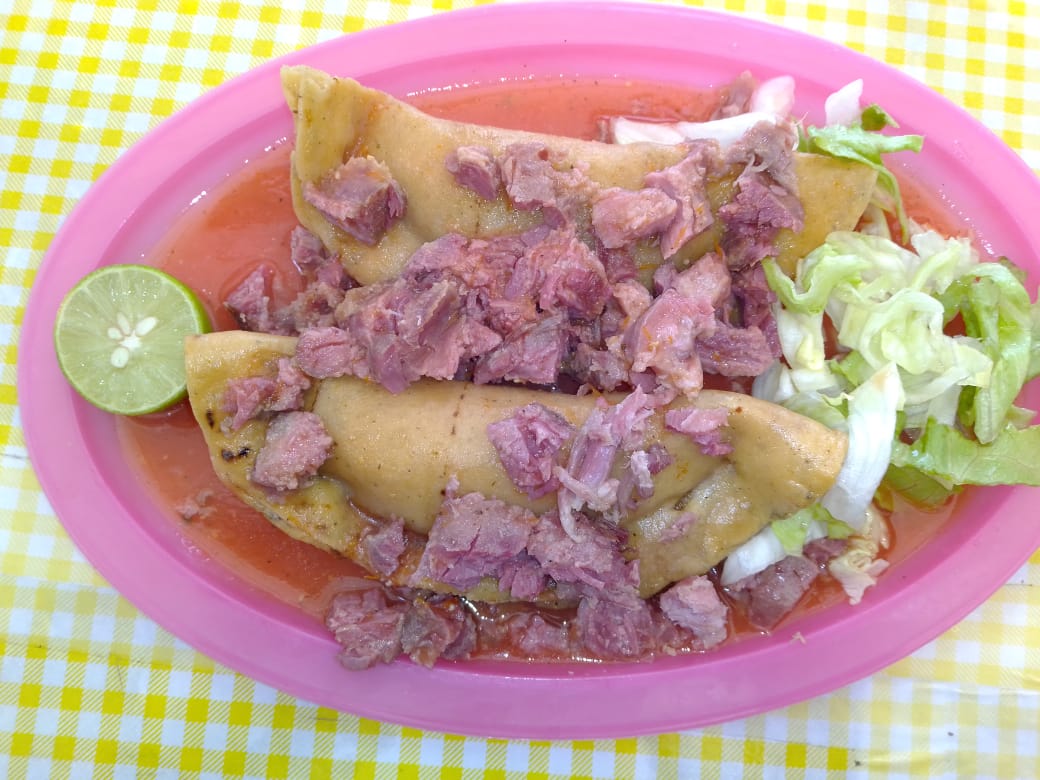 Taco Dorado con Carnitas