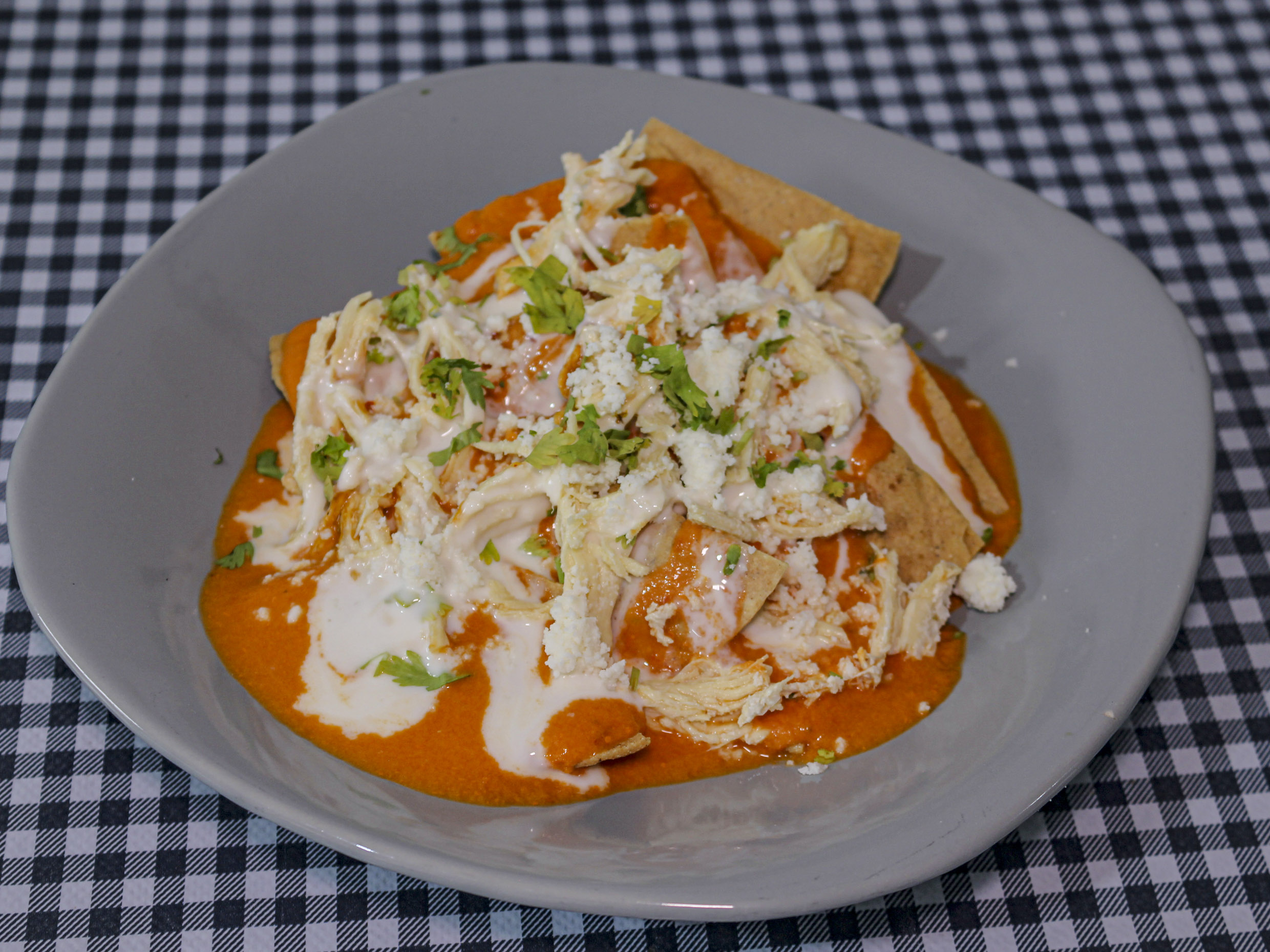 Chilaquiles Chipotle y Pollo