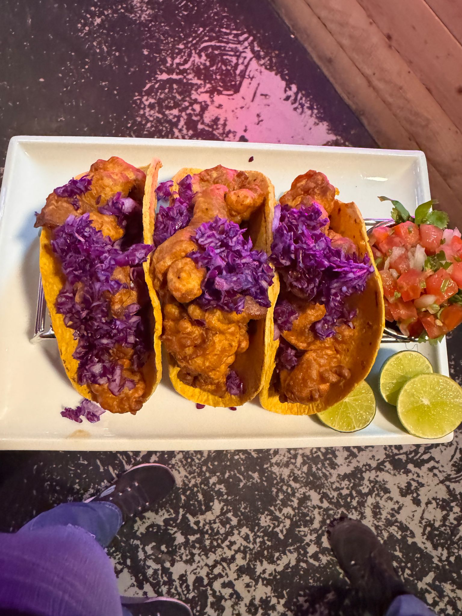 3 Takos de Camarón + Agua de Sabor 24 Oz
