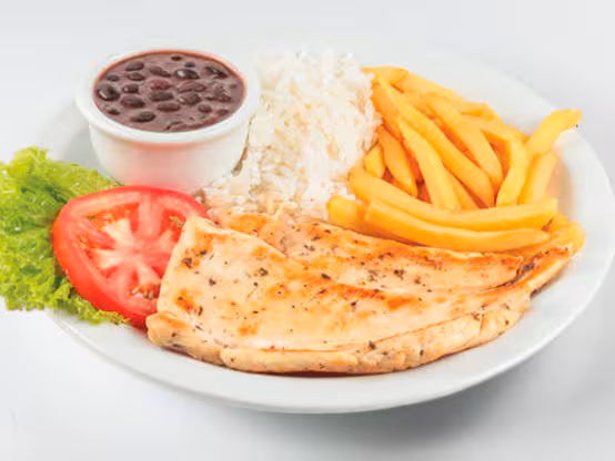 Frango grelhado c/ fritas , arroz , feijão e salada verde .