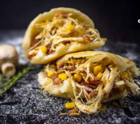 Arepa con Chorizo, Queso y Maicitos