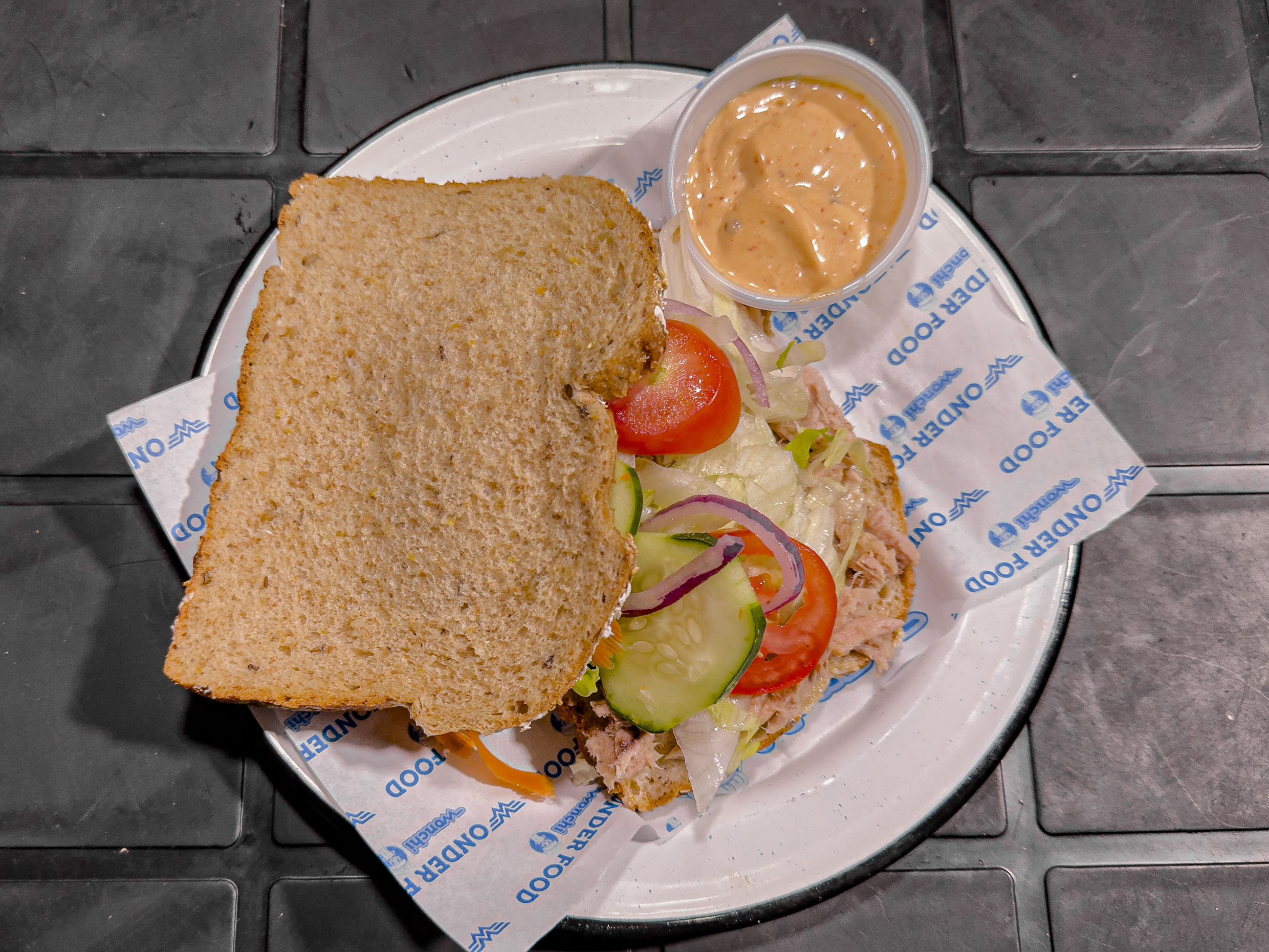 Sandwich de atun