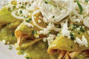 Enchiladas Verdes con Pollo y Crema