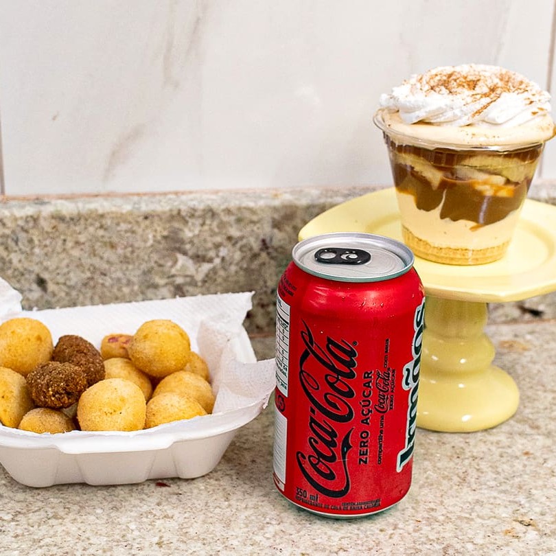 Combo Dos Sonhos!  10 salgadinhos sortidos  + 1 Banoffe dos deuses  + Coca Zero bem gelada  Totalmente Grátis!  Sim, você leu certo: Grátis! É sabor, é economia e é pra você se presentear hoje!    Peça já antes que acabe!