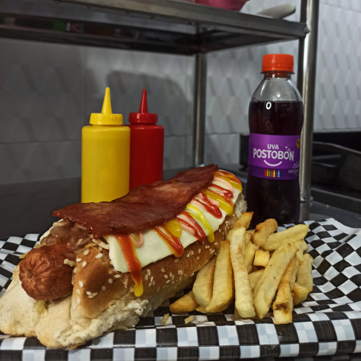 Combo Perro Long Especial+Porción de papas+Gaseosa