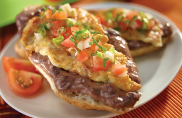 Molletes Salados