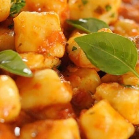 São 500g da clássica massa artesanal bem levinha, acompanhada dos melhores molhos com o toque varanda.