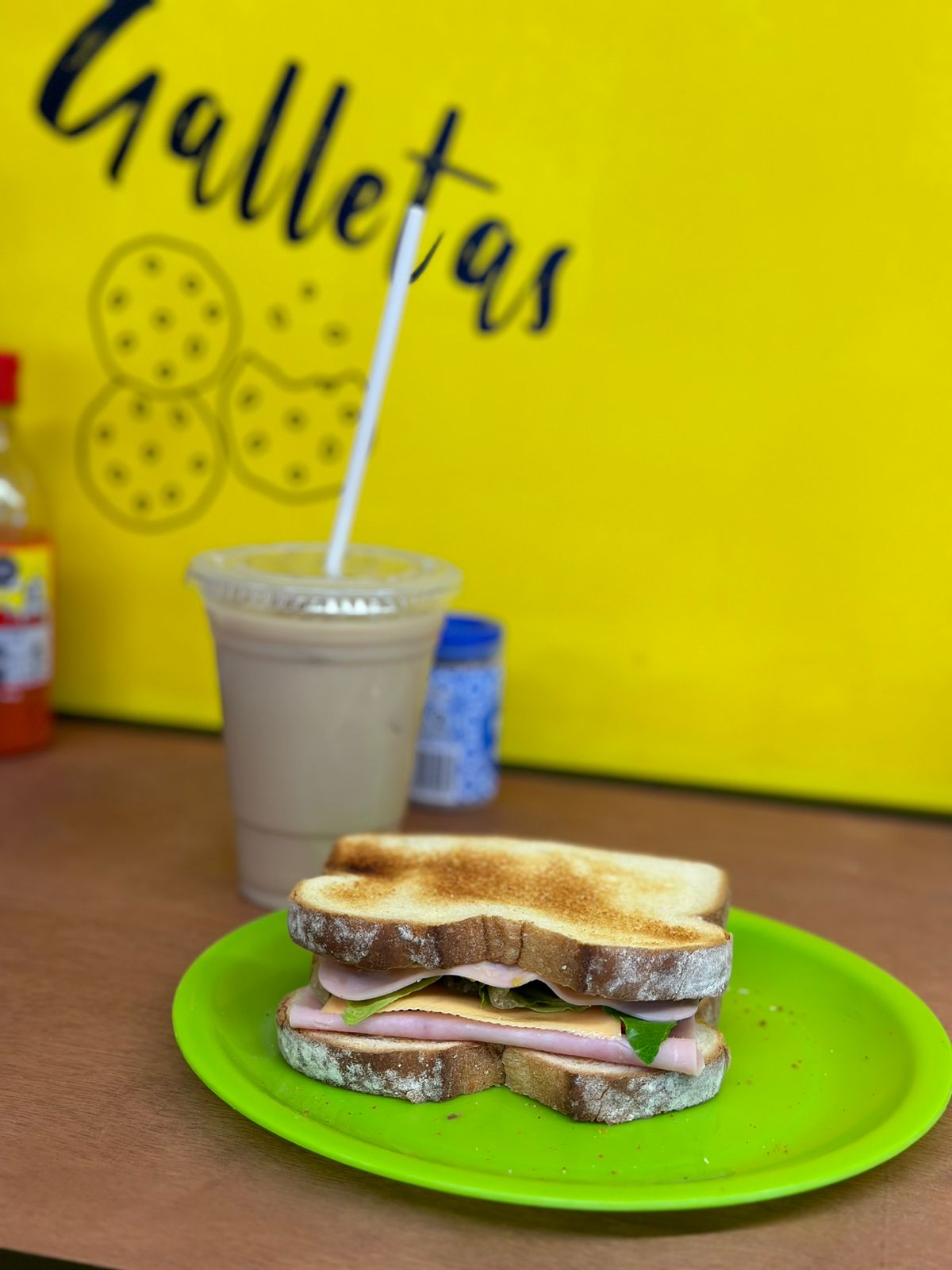 Sándwich + Licuado