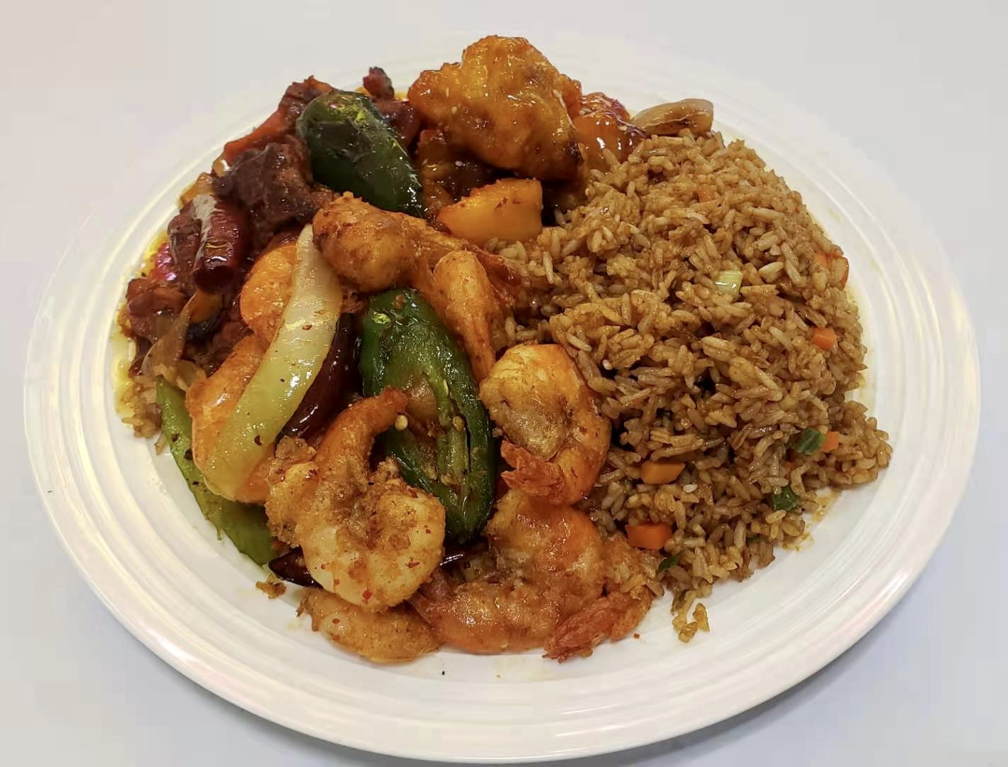 Camarón, 2 Guisos y Arroz Mixto