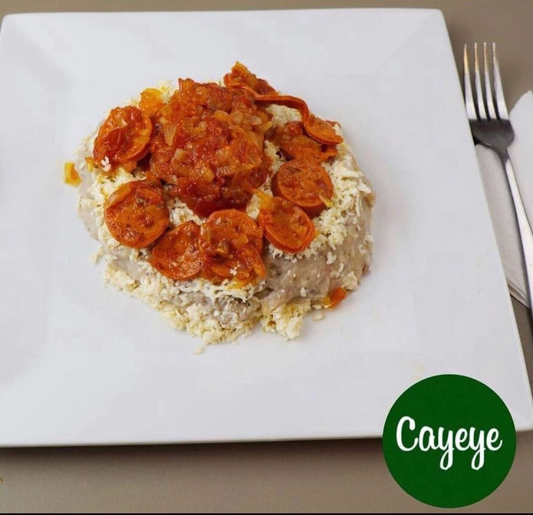 Cayeye Personal con Hogao Chorizo