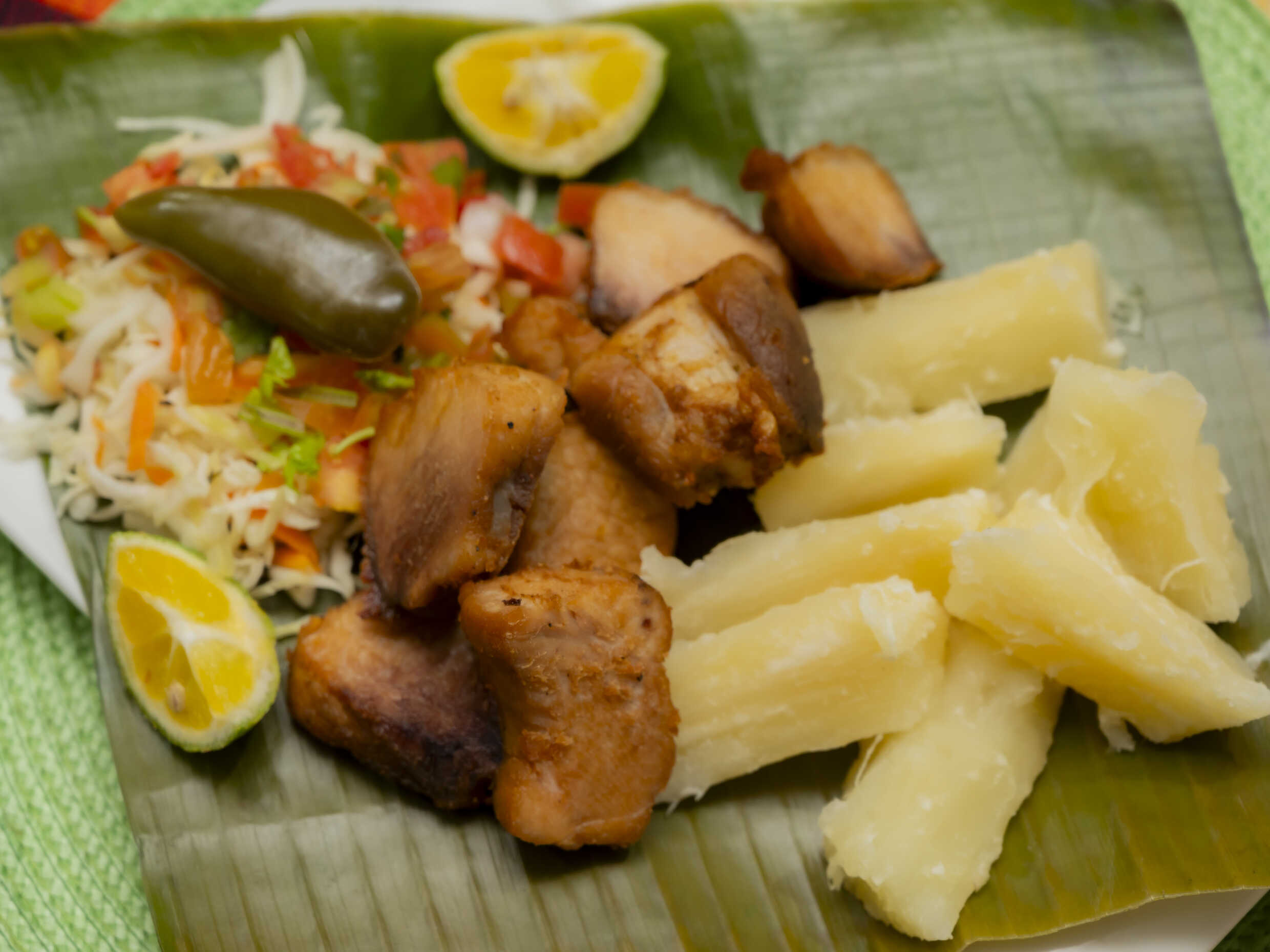 Chicharrón con Yuca