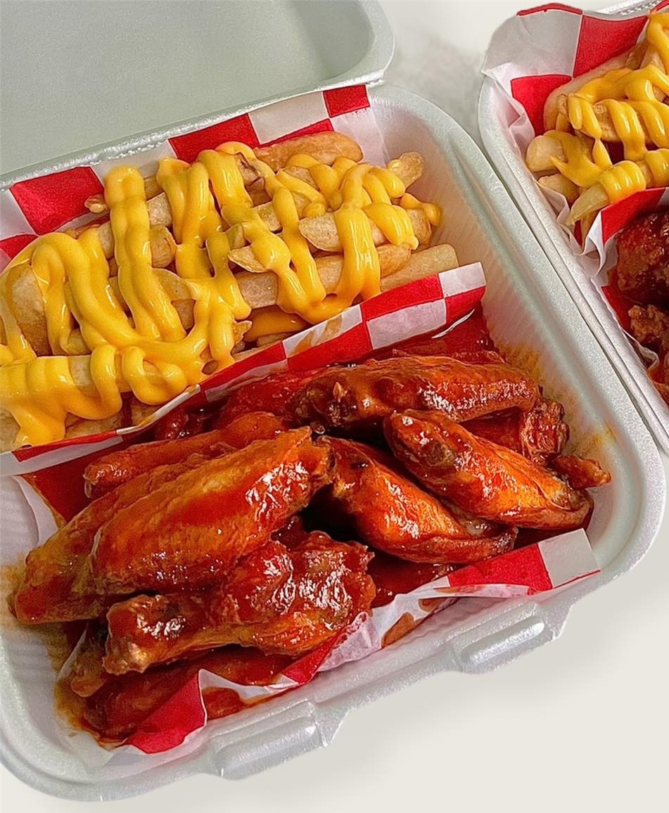Alitas Medio Kilo (500g) + Papas con Queso