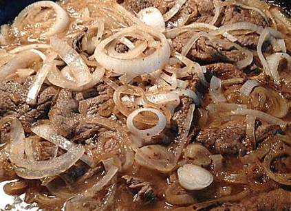 Bistec o Costilla o Pechuga Encebollada