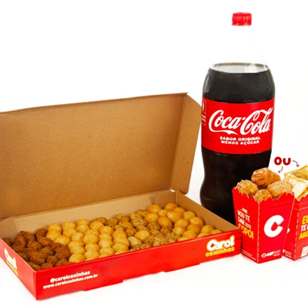 100 mini salgados sortidos (Tamanho Pipoca 9gr)  – escolha seus sabores na primeira etapa + 10 mini pastéis (Tamanho Festa - 11 Gramas) ou 18 Mini Churros  – selecione o sabor na segunda etapa + 1 Coca-Cola 2l (ou troque por o refrigerante de sua preferência)