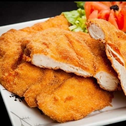 Acompanha arroz, feijão, farofa e batata frita. pode alterar a batata frita por espaguete ou salada.