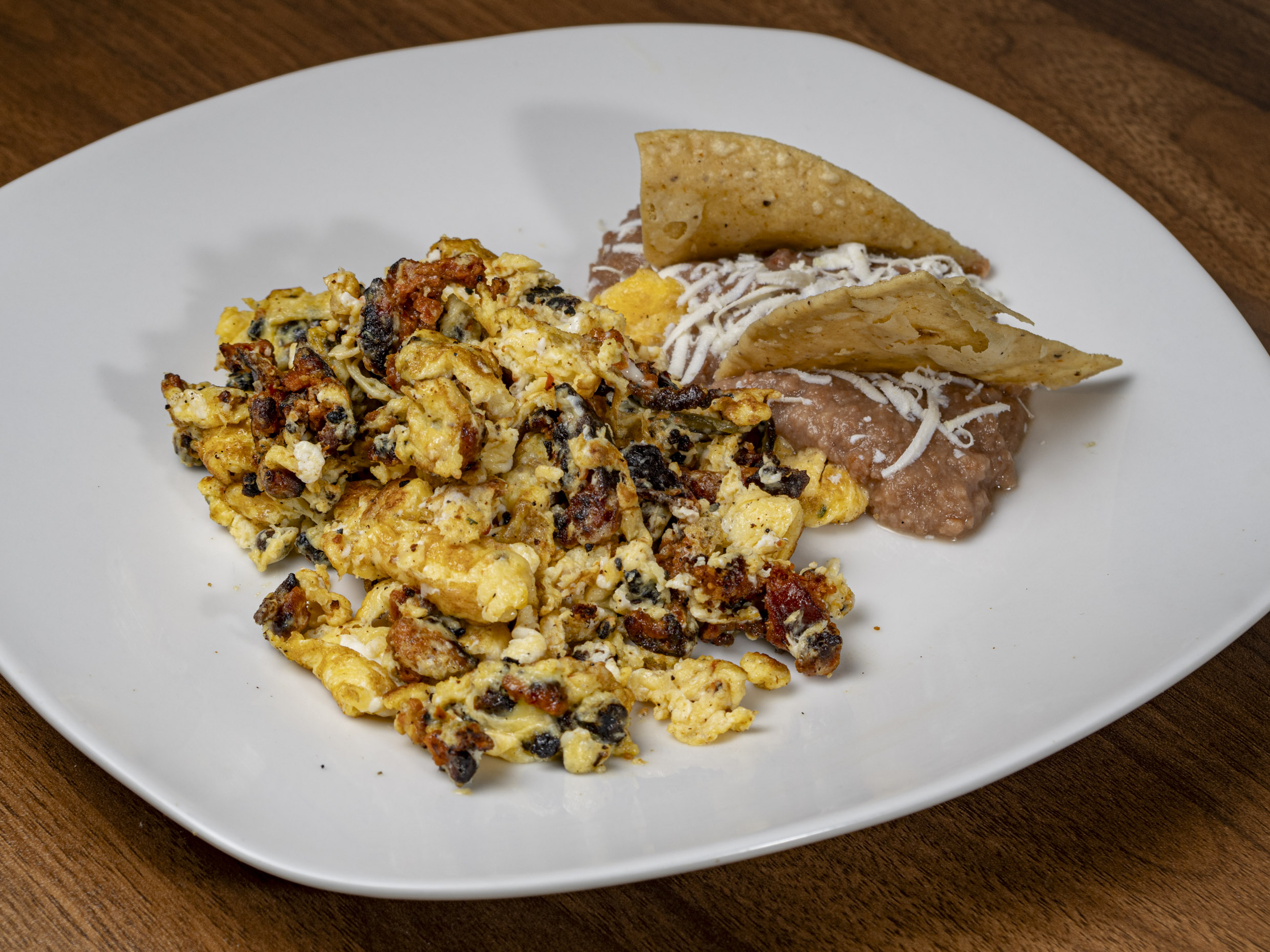 Huevos con Longaniza