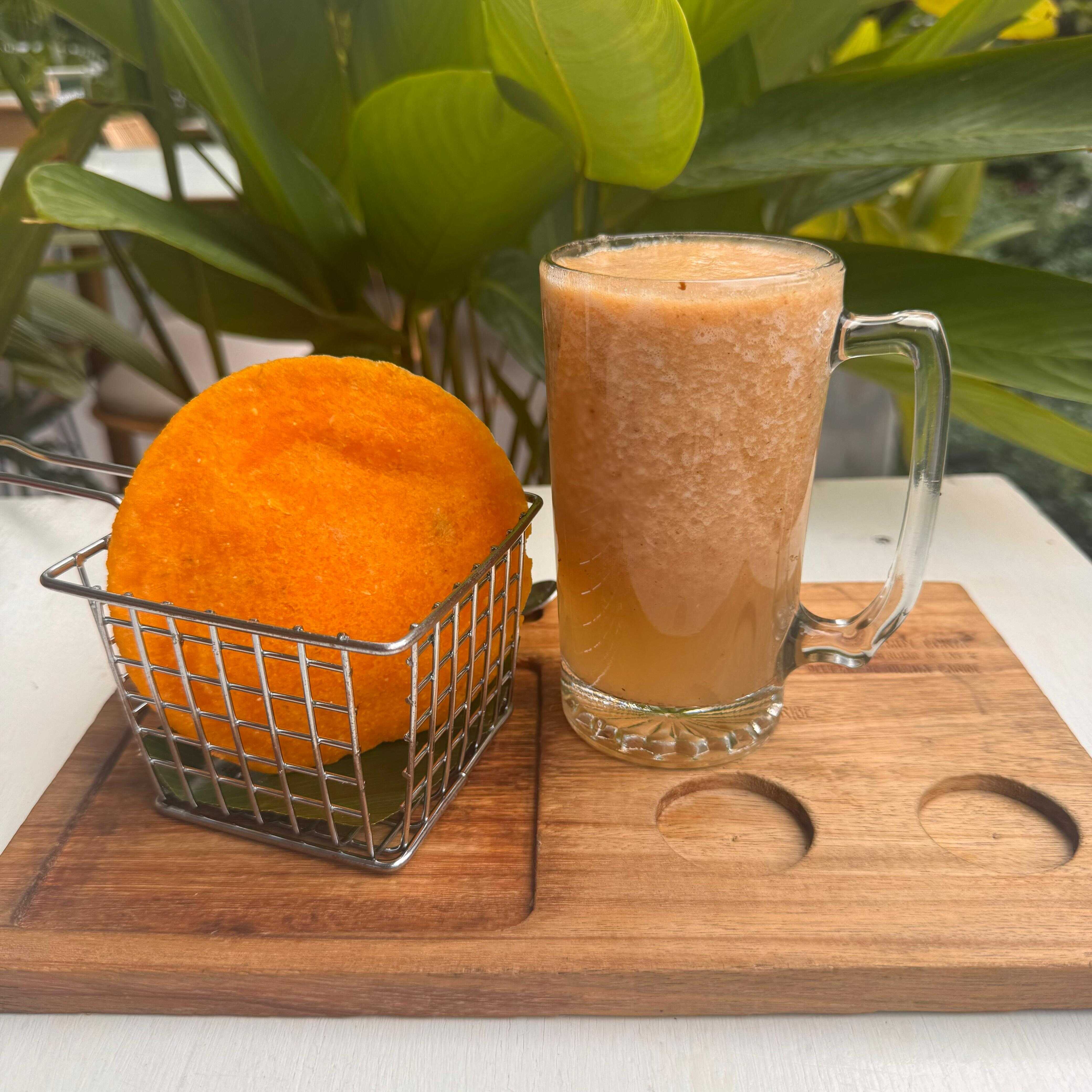 Arepa de Huevo más Jugo de Tamarindo